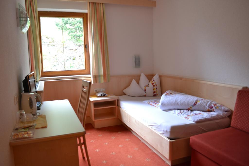 Gasthof Alpenblick Tobadill Bagian luar foto
